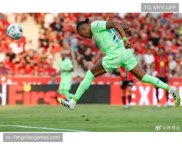 巴萨对阵马洛卡实时战况：托雷斯首开纪录，主场攻势如潮