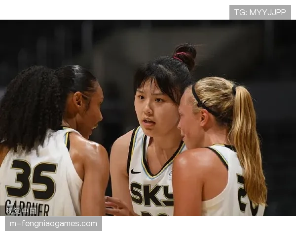 “季前热身赛:天空队加时险胜火花,新援李月汝贡献关键篮板”